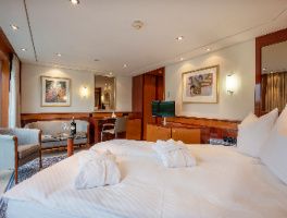 Kreuzfahrt1000.de und nicko cruises wünschen Ihnen eine SCHÖNE ZEIT